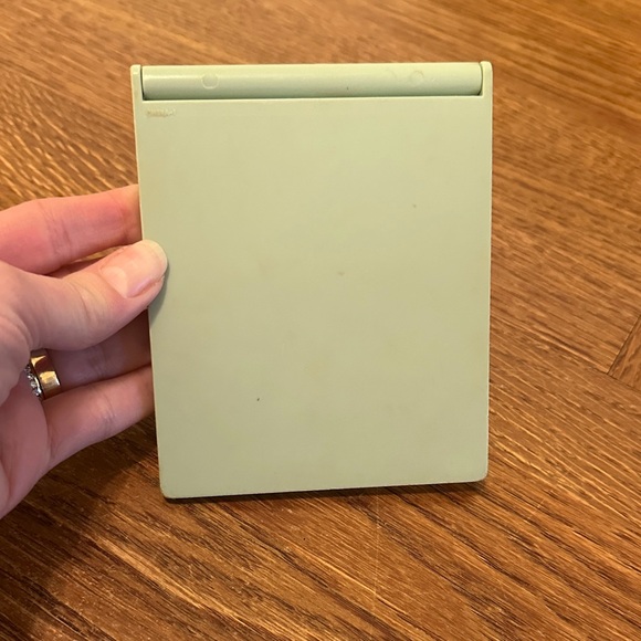 Vintage Clinique Light Green Compact - Picture 4 of 7